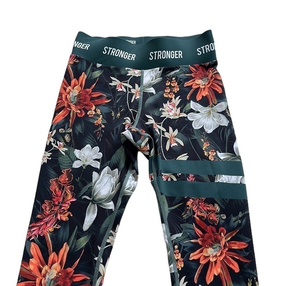 Stronger Floral Pattern Yosemite Leggings - Size XS - Picture 5 of 12